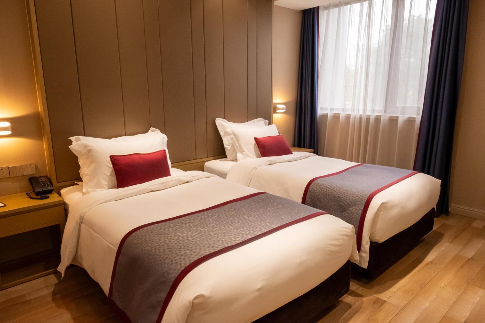 Shanghai-Deco Hotel-Free Shuttle Bus To Pudong Airport And Disneyland Extérieur photo