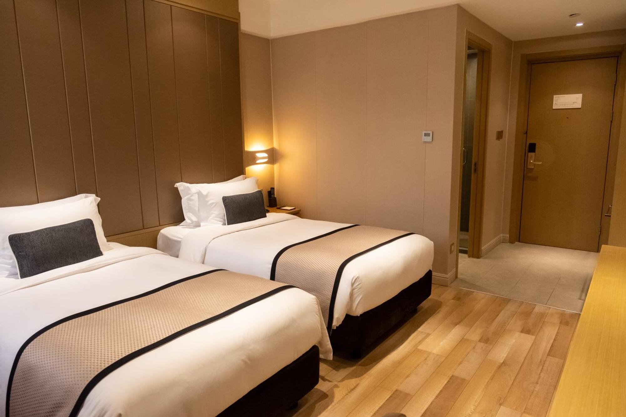 Shanghai-Deco Hotel-Free Shuttle Bus To Pudong Airport And Disneyland Extérieur photo