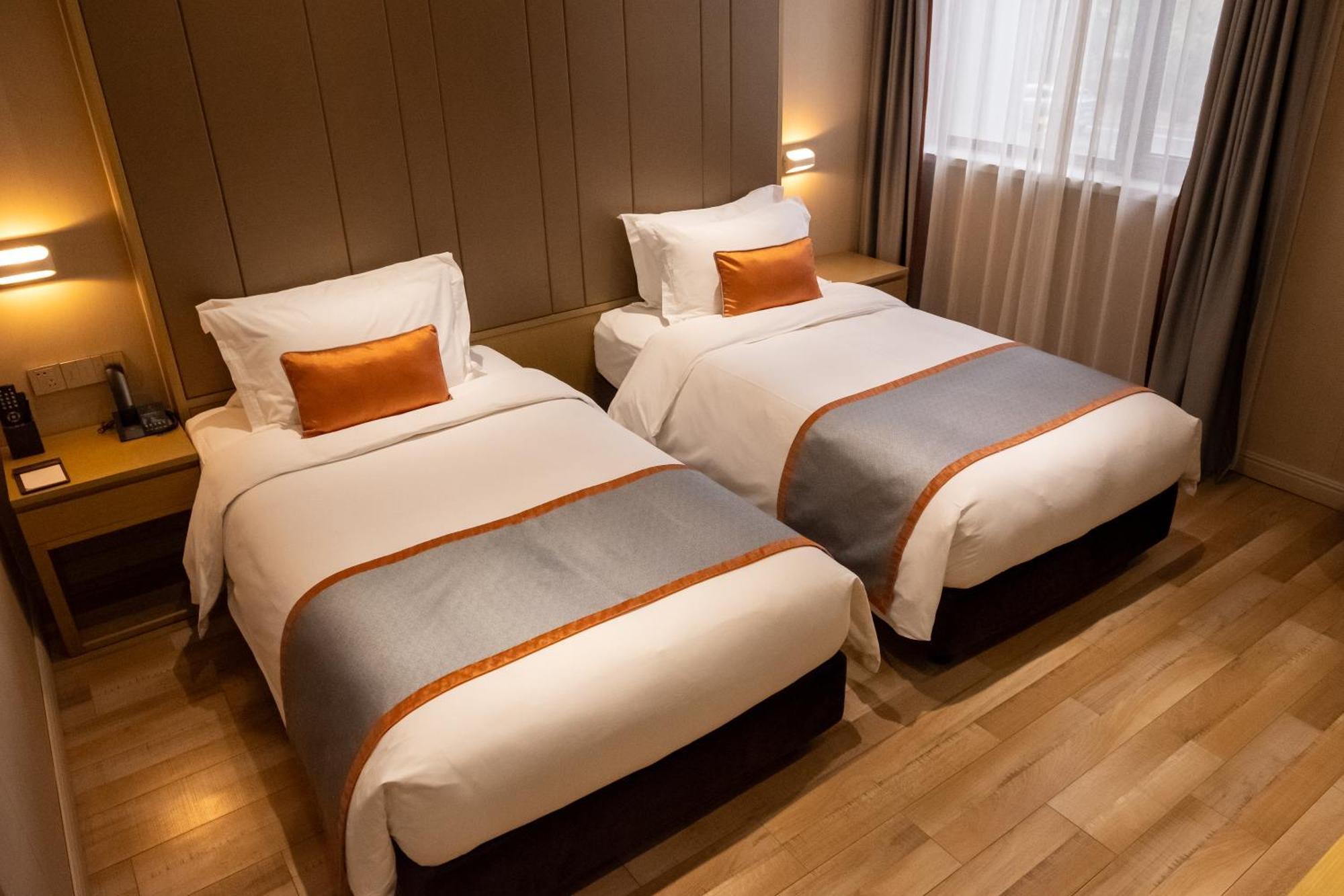 Shanghai-Deco Hotel-Free Shuttle Bus To Pudong Airport And Disneyland Extérieur photo