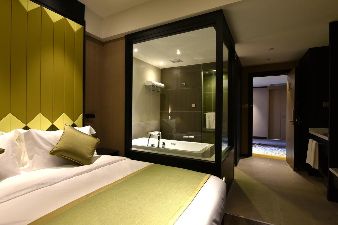 Shanghai-Deco Hotel-Free Shuttle Bus To Pudong Airport And Disneyland Extérieur photo