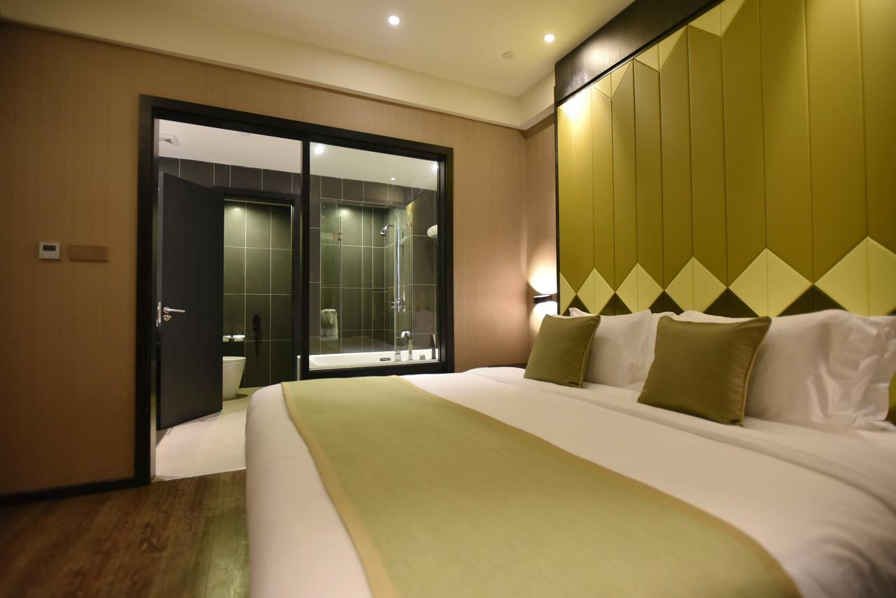 Shanghai-Deco Hotel-Free Shuttle Bus To Pudong Airport And Disneyland Extérieur photo